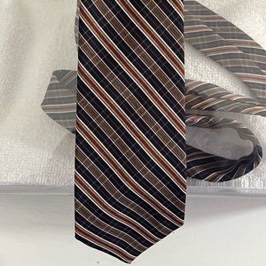 New condition mens vintage Andhurst striped tie. Blue, tan, red & white.